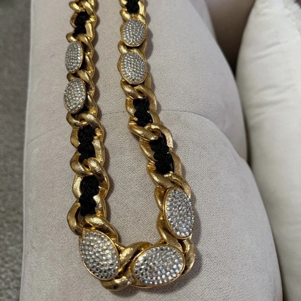 Elegant Gold Interlocking Chain Belt Crystal rhinestones & velvet
